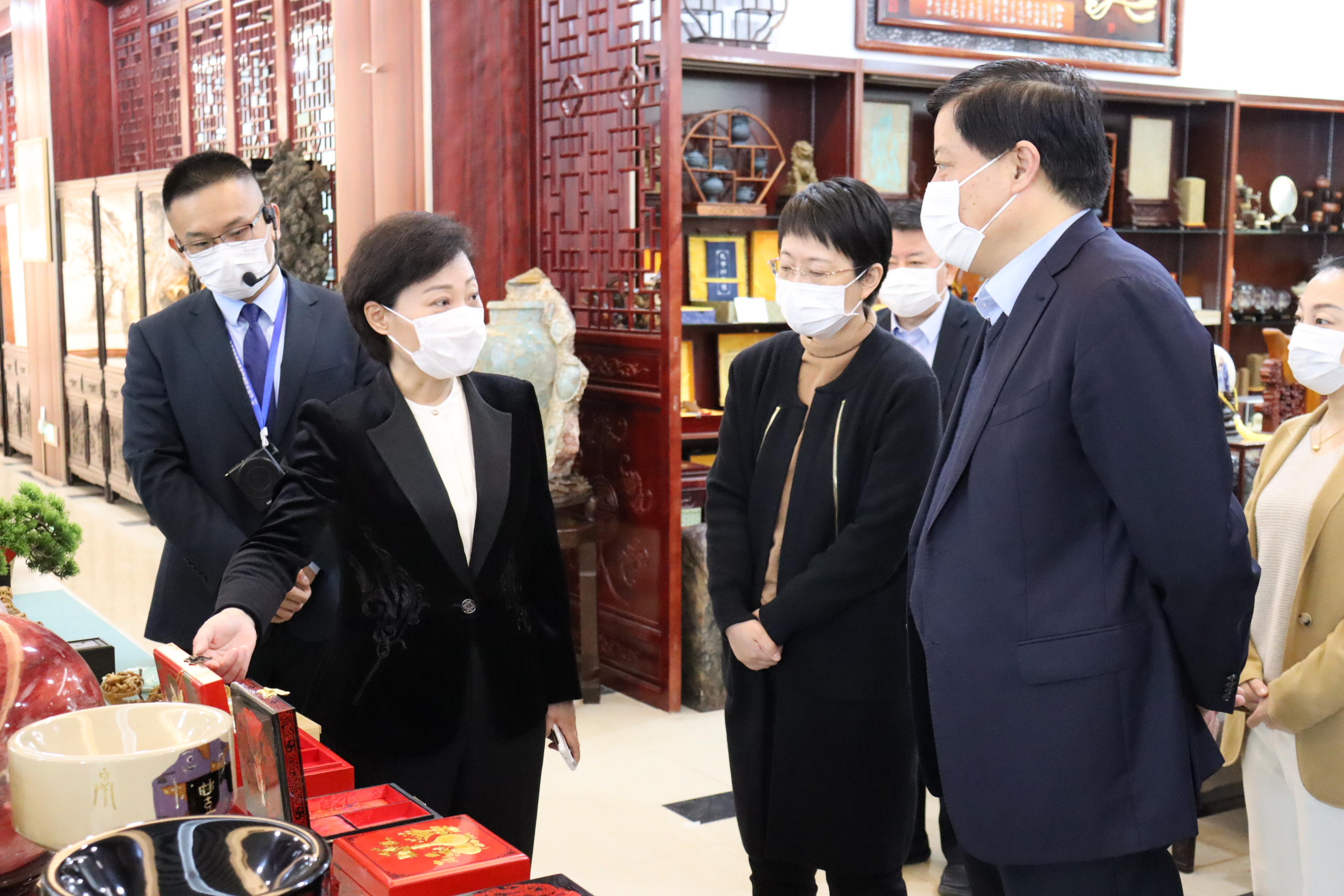 市委常委、副市長董冰到濟寧孔子文化旅游集團調(diào)研