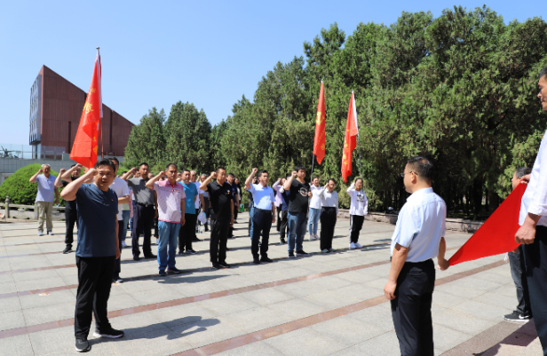 山東濟寧南陽湖農(nóng)場有限公司黨員干部 赴臨沂接受紅色主題教育